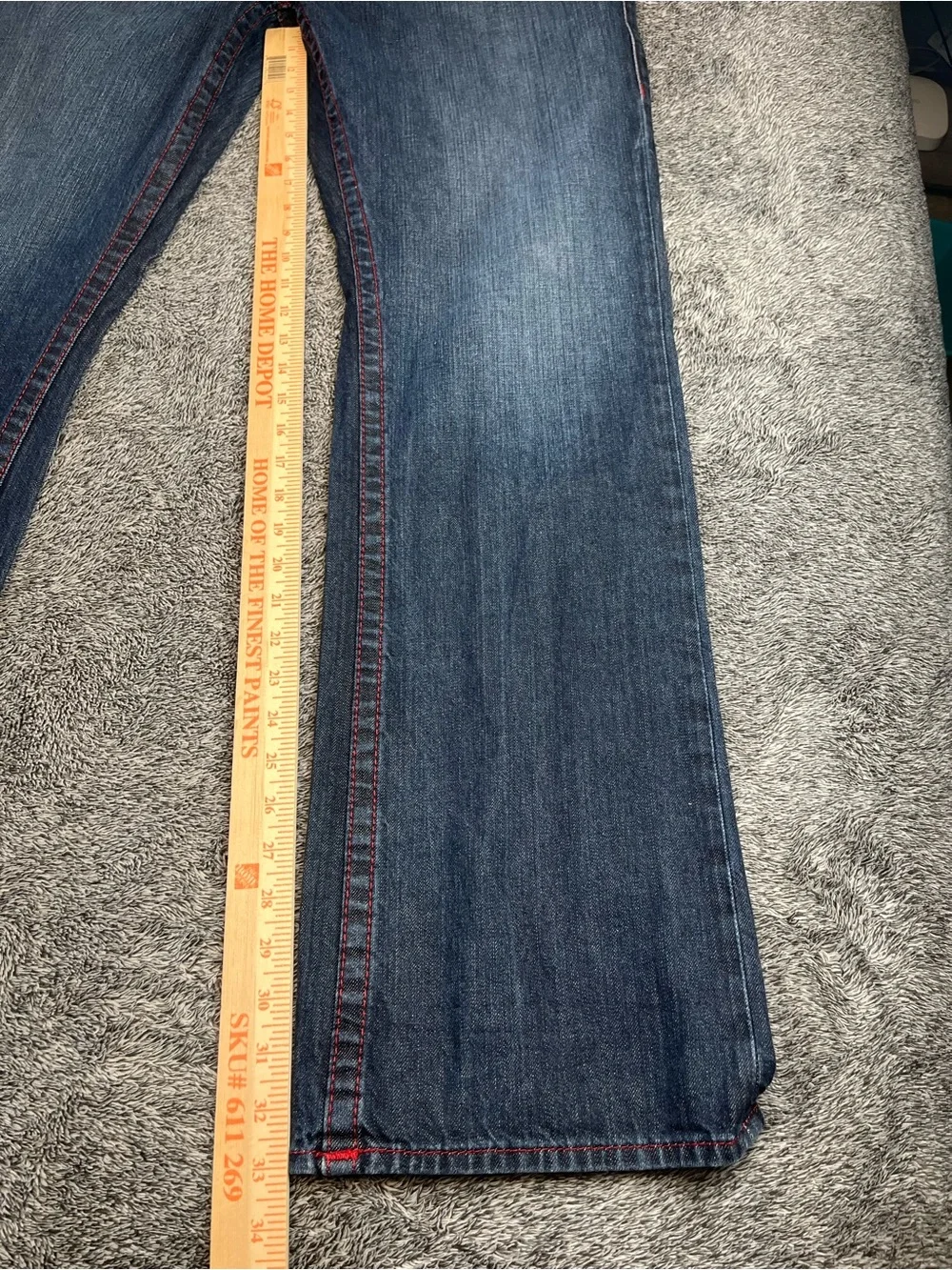 True Religion Men’s Dark Blue Straight Jeans with Red Stitching size 40